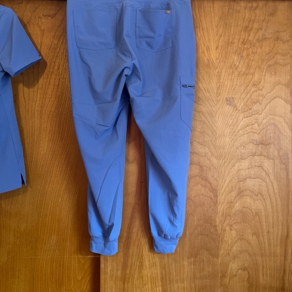 FIGS Ceil Blue Set - Picture 8 of 9